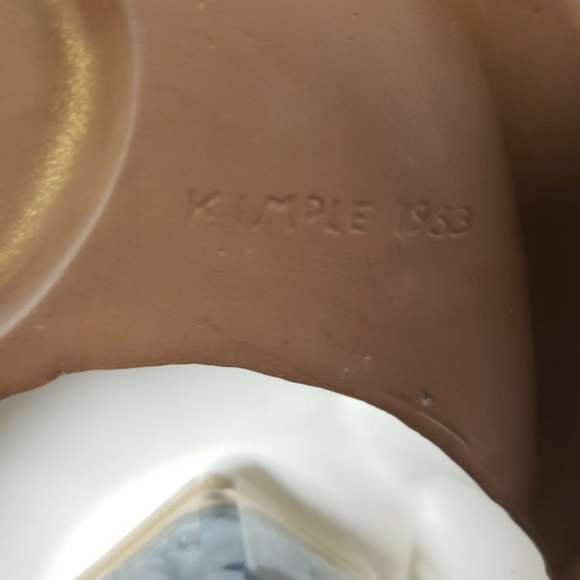 Vintage 1983 Kimple Ceramic piece with music box and moving dancing rabbits. - Picture 5 of 6